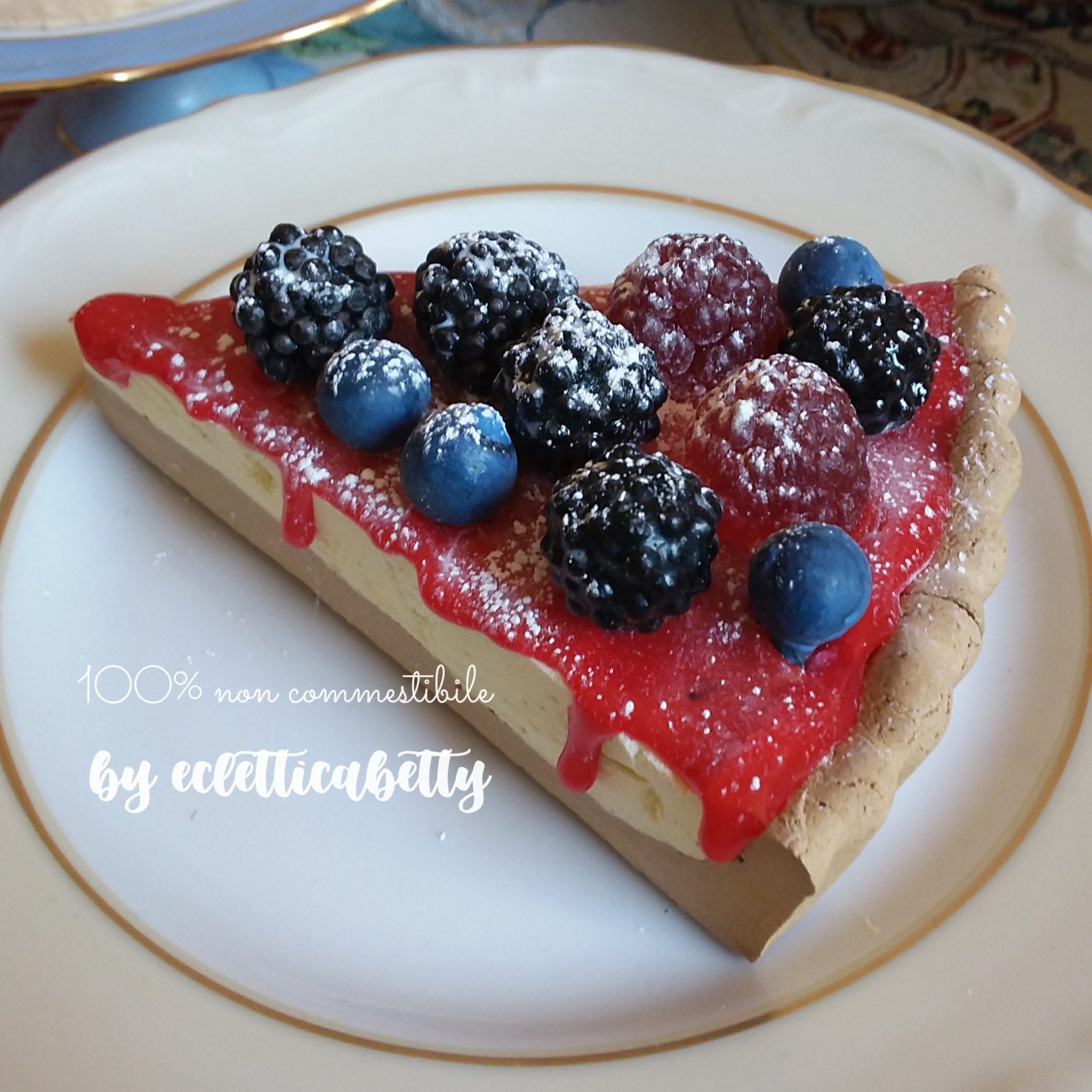 Fetta di Cheesecake ai frutti di bosco