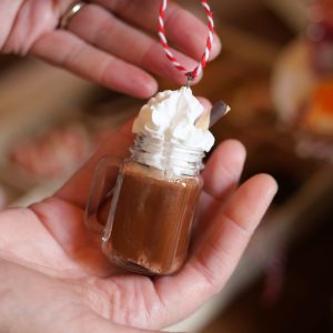 Latte e Cioccolata con panna da appendere